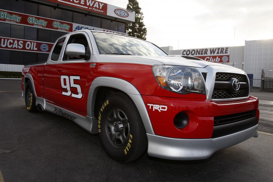 Toyota Tacoma X-Runner RTR Concept 2010 года  (фото 18 из 21)